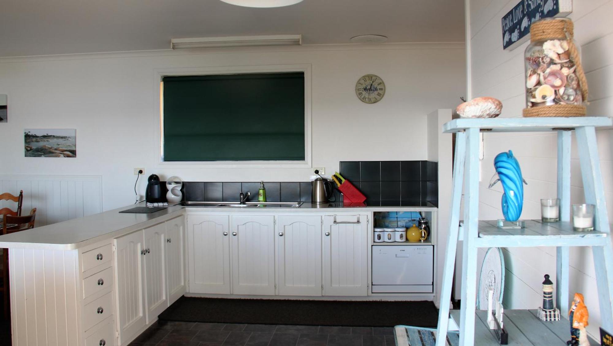 Kingfisher Cottage Beachfront At The Binalong Bay エクステリア 写真