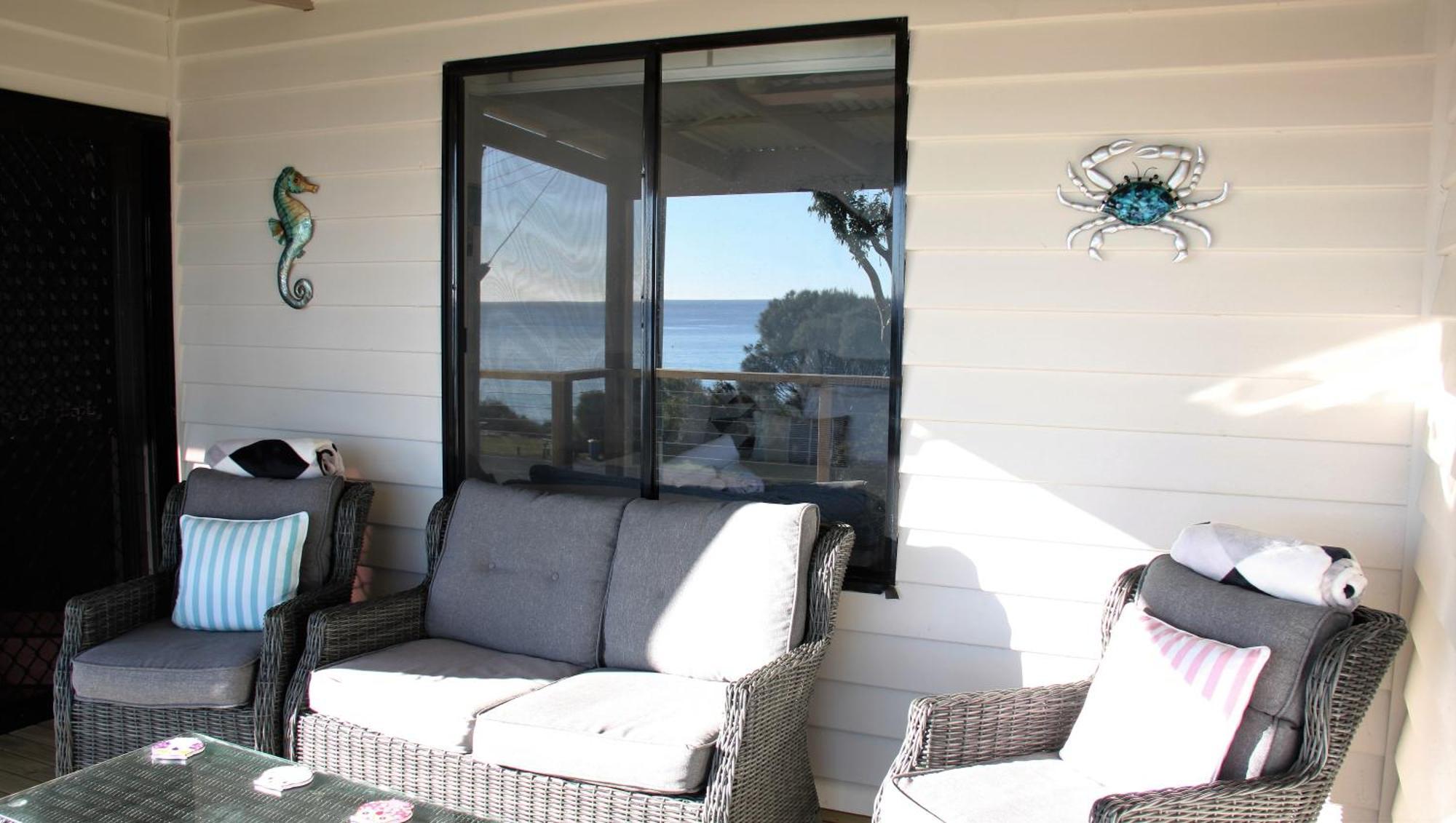 Kingfisher Cottage Beachfront At The Binalong Bay エクステリア 写真