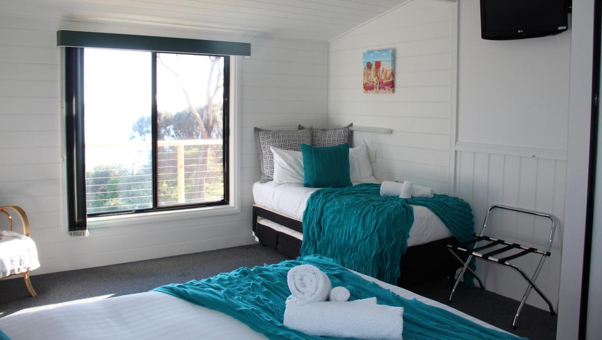 Kingfisher Cottage Beachfront At The Binalong Bay エクステリア 写真