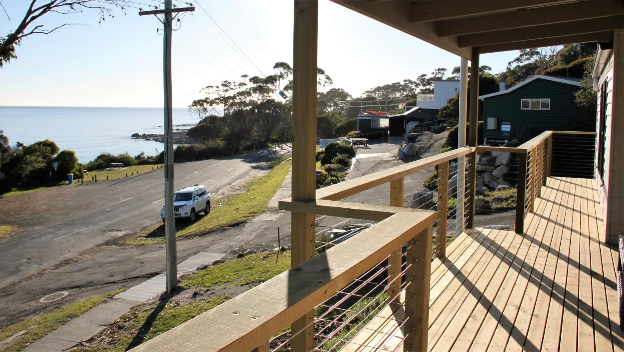 Kingfisher Cottage Beachfront At The Binalong Bay エクステリア 写真