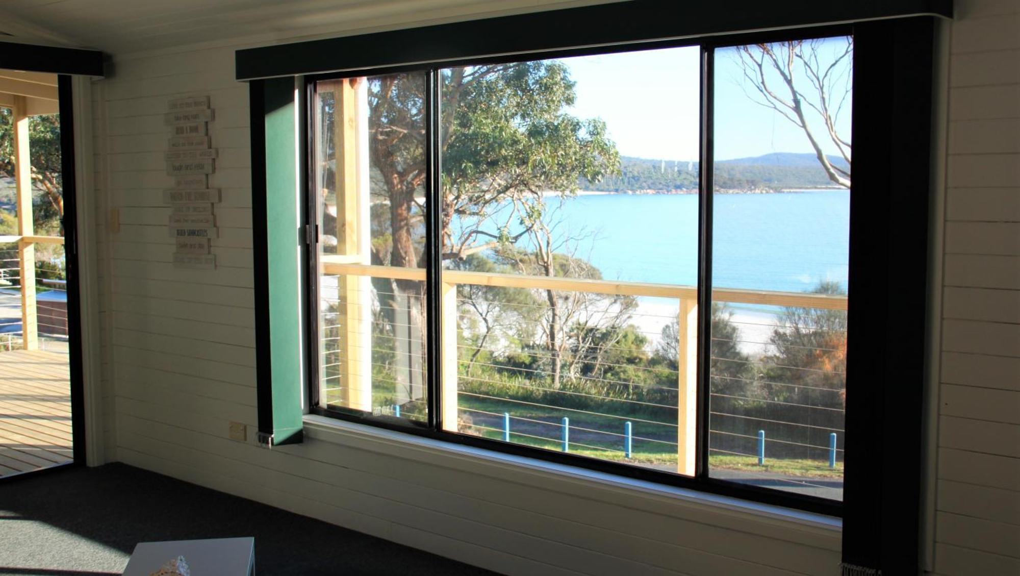 Kingfisher Cottage Beachfront At The Binalong Bay エクステリア 写真